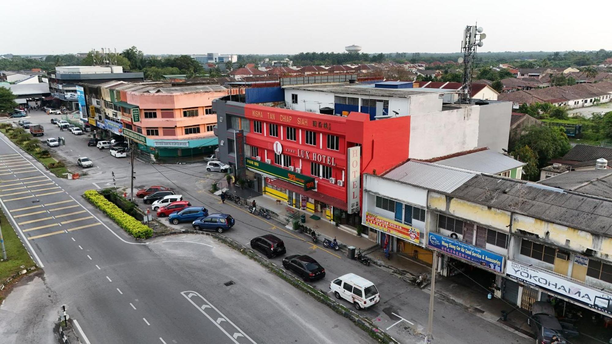 Lux Hotel Teluk Intan Extérieur photo
